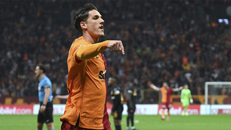 Deniz Çoban - Fanatik: Maçın hemen ilk saniyelerinde Nelsson'un Thiam'a müdahalesinde sarı kartını göstermedi. 45+12. dakikada Nelsson, Thiam'a bir faul daha yaptı, bu pozisyonda Nelsson bariz gol şansından kırmızı kart görse çok daha doğru olurdu.