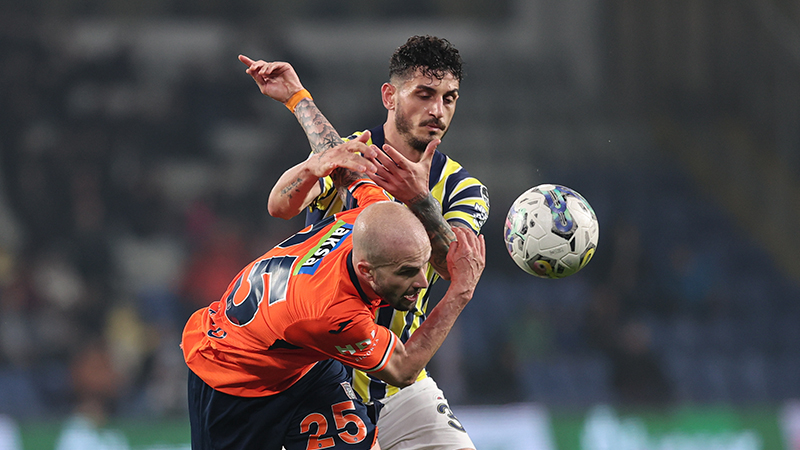 Ahmet Çakar - Sabah: F.Bahçe'nin iki haftadır yaptığı işler futbolun doğal akışına aykırı. A.Gücü'nü son 10 dakikada yendiler, dün gece de Başakşehir'i 88 ve 90+3'teki golleriyle yendiler. Çekirge zıplamaya devam ediyor. Bakalım sonu ne olacak