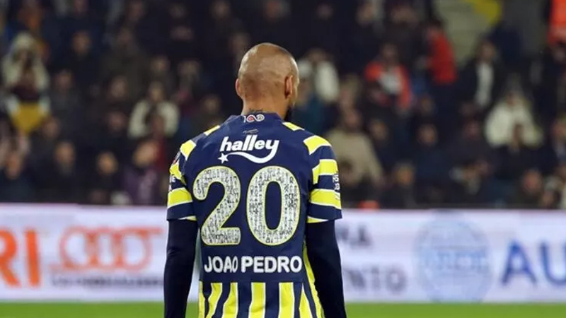 Joao Pedro'yu izleyen biri var | Fenerbahçe'ye Medipol Başakşehir karşısında 88 ve 90+3'te attığı gollerle galibiyeti getiren Joao Pedro'yu İtalya'dan sürpriz bir sportif direktör izledi.