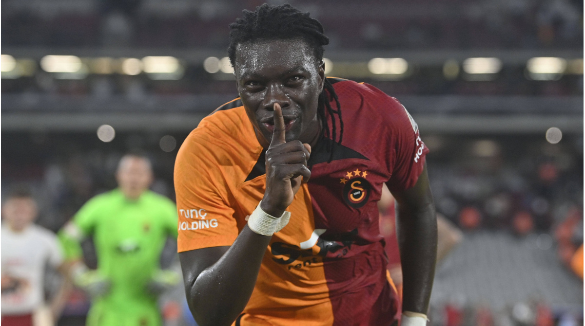 Gomis de, takım arkadaşlarından ve hocası Okan Buruk’tan özür dileyerek, “Duygusal bir tepki verdim ama doğru değildi. Hatamın farkındayım” dedi.