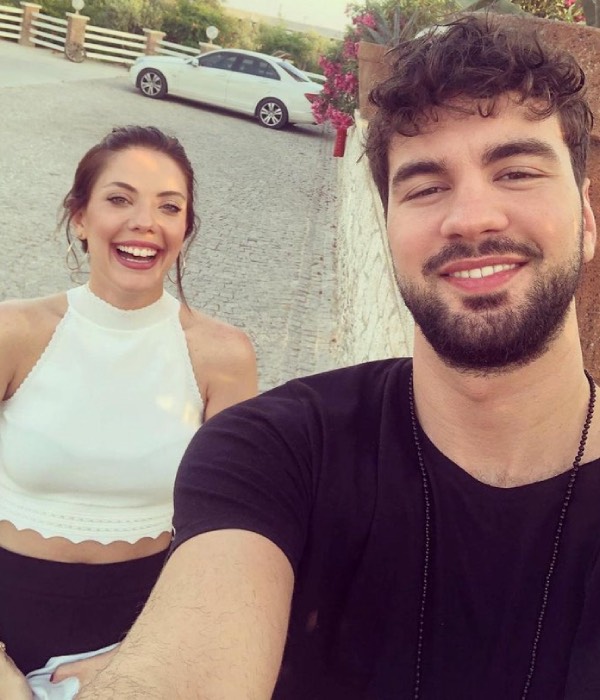 Yaklaşık 5 yıldır basketbolcu Buğrahan Tuncer ile aşk yaşayan Eda Ece, dünyaevine girmeye hazırlanıyor.