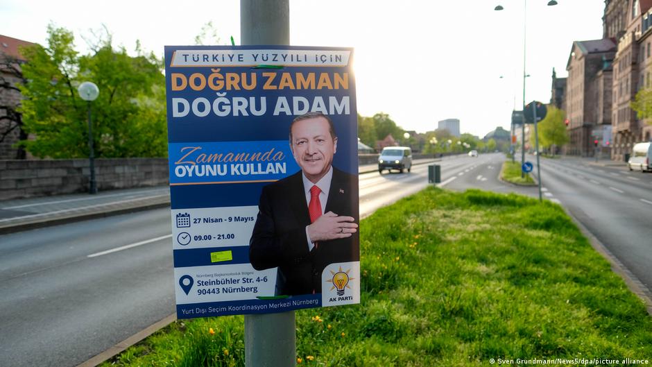 Almanya: Erdoğan afişleri yüzünden yönetmelik değişiyor