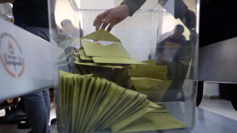 CHP, 43 YIL SONRA RİZE'DEN MİLLETVEKİLİ ÇIKARDI  Seçim, bazı sürprizleri de beraberinde getirdi. CHP, 43 yıl aradan sonra kesin olmayan sonuçlara göre, Rize'den milletvekili çıkardı.