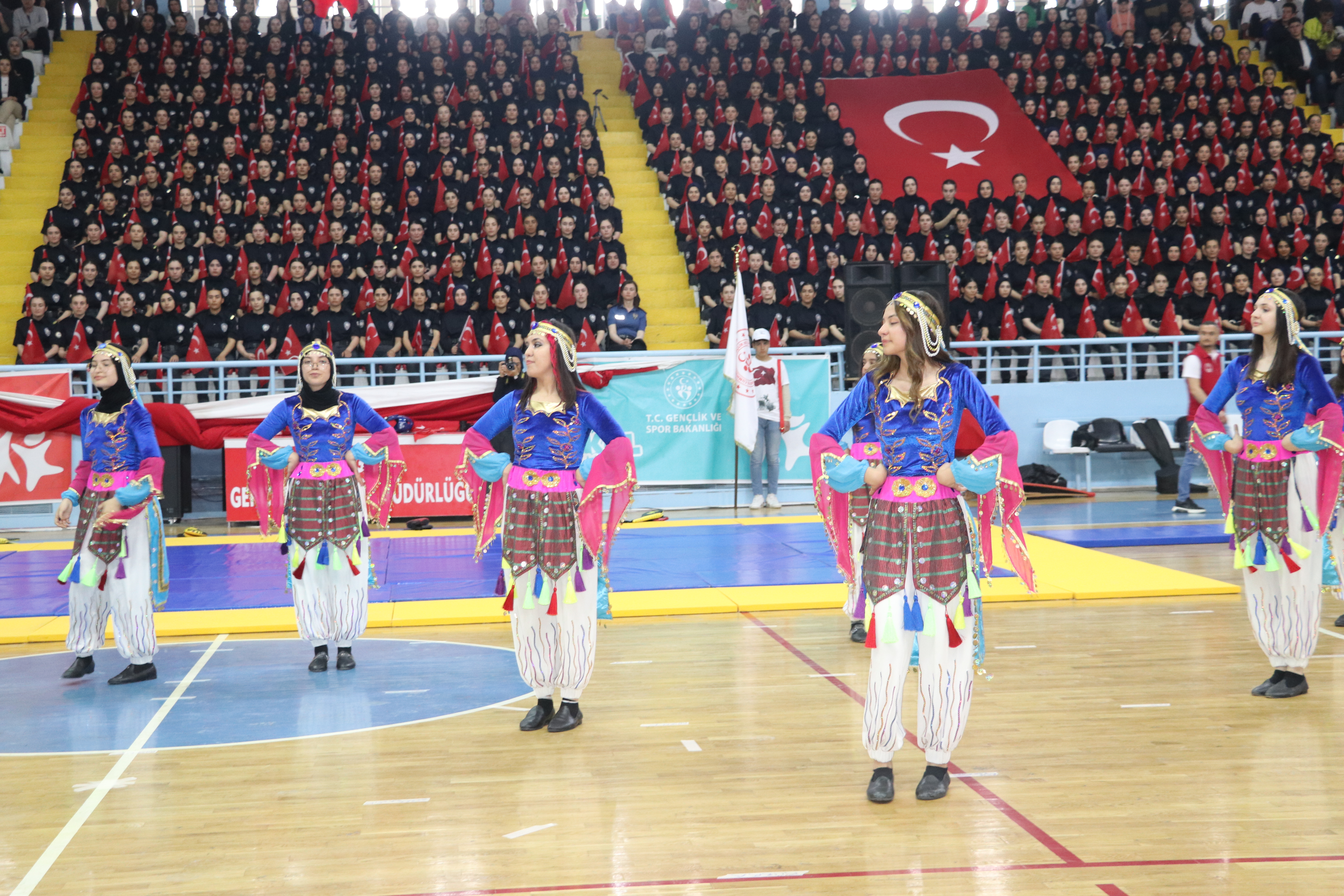 Yurtta 19 Mayıs coşkusu