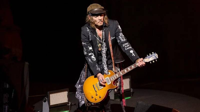 Johnny Depp ABD'de ertelediği üç konserin ardından İstanbul'a geliyor