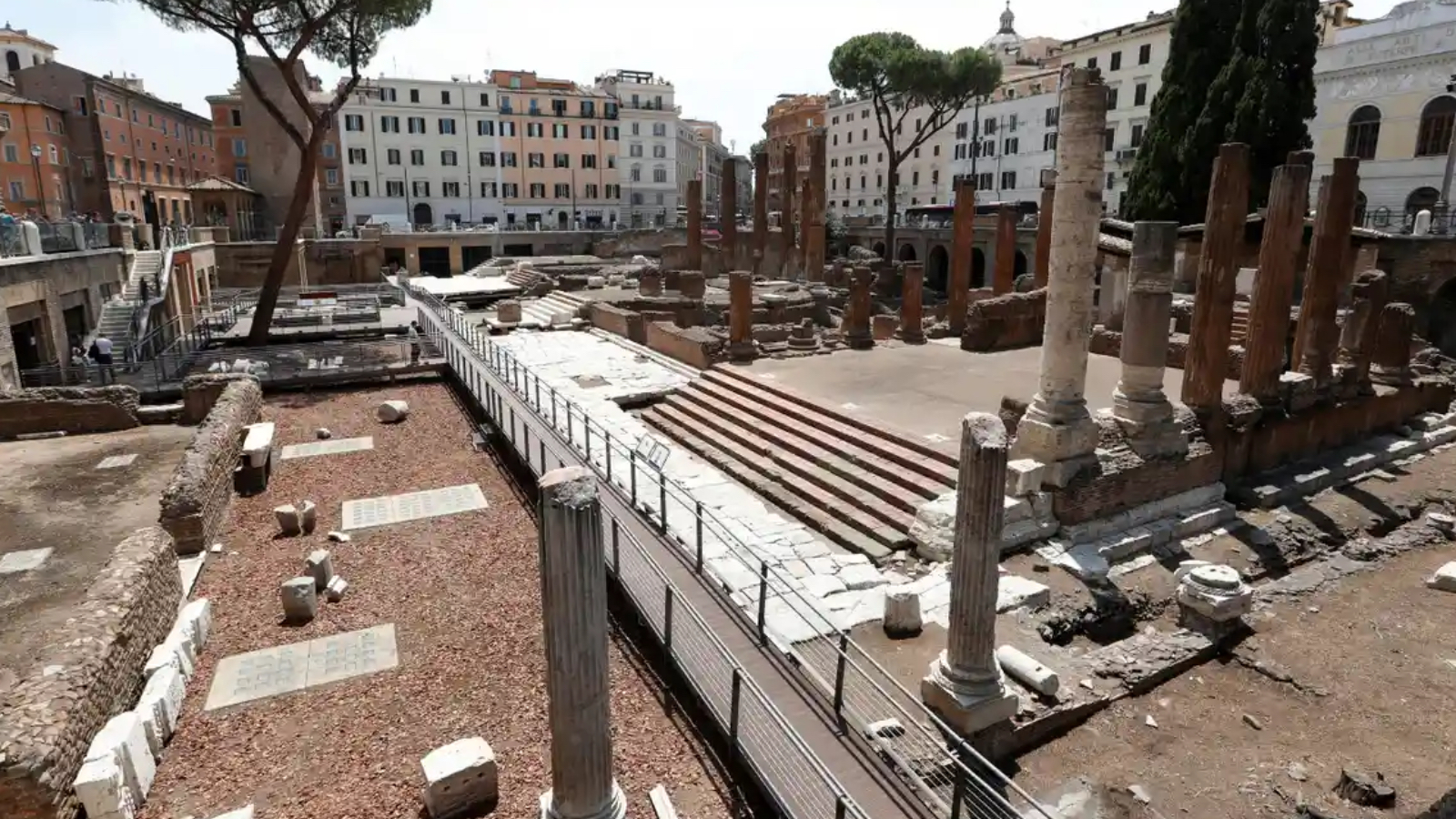 Julius Caesar'ın "Sen de mi Brutus" dediği meydan turistlere açılacak