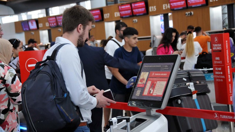 CHP'li Tanrıkulu Dublin'de: Gençler umudunu yitirdi, iyi eğitimli insanlar Türkiye’den ayrılıyor
