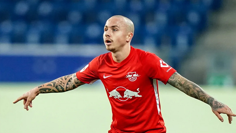 Geçen yıl Hoffenheim'da oynayan, tapusu Leipzig'de olan Angelino diğer aday. Leipzig, İspanyol futbolcuyu kampta görmek ve ona göre karar vermek isterken bu durum, sezonu erken açacak Cimbom'a uymuyor.