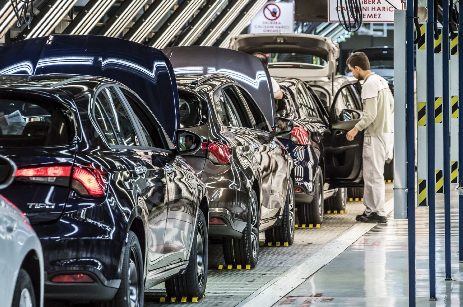 Teklifin, bu hafta içerisinde TBMM Plan ve Bütçe Komisyonu’nda görüşülmesi ve Resmi Gazete’de yayınlanması bekleniyor. Her yıl olduğu gibi senelik MTV ödemelerini Temmuz ayında tamamlayacak olan araç sahiplerinin ise Ağustos ve Kasım aylarında iki taksit halinde ilave MTV ödemesi planlanıyor.