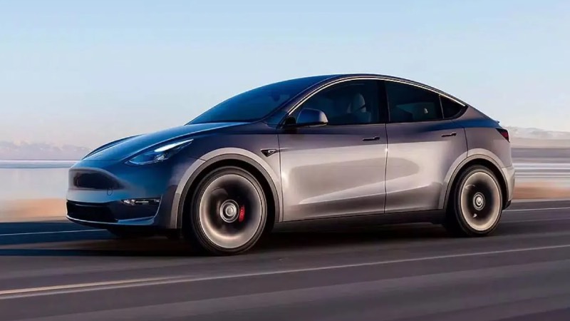 Tesla model Y'ye yine zam geldi