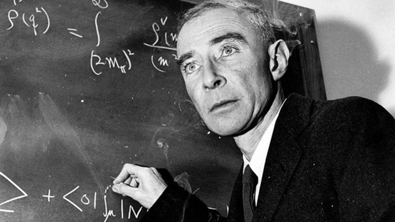 Robert Oppenheimer kimdir?