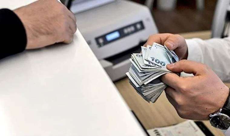 Bankalarda faiz oranları yüzde 1,79 ile yüzde 4,99 arasında değişiyor. Bir diğer GSM operatörü Turkcell de müşterilerine ihtiyaç kredisi imkânı sunan operatörler arasında yer alıyor. Kredi kampanyasında Fibabanka ile iş birliği yapan Turkcell, Paycell uygulaması üzerinden 50 bin TL’ye kadar yüzde 3,79 faiz oranı ile ihtiyaç kredisi kullandırıyor. Türk Telekom’un ise hali hazırda ihtiyaç kredisi kampanyası bulunmuyor.