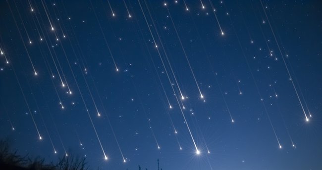 O gece gökyüzüne bakmayı unutmayın!  Perseid gök taşı yağmurunu izlemek için birçok meraklı da bu dönemde şehir ışıklarından uzak alanlarda hem fotoğraf çekimi hem de çıplak gözle bu şöleni seyredebilmek için programlar hazırladı. Antalya