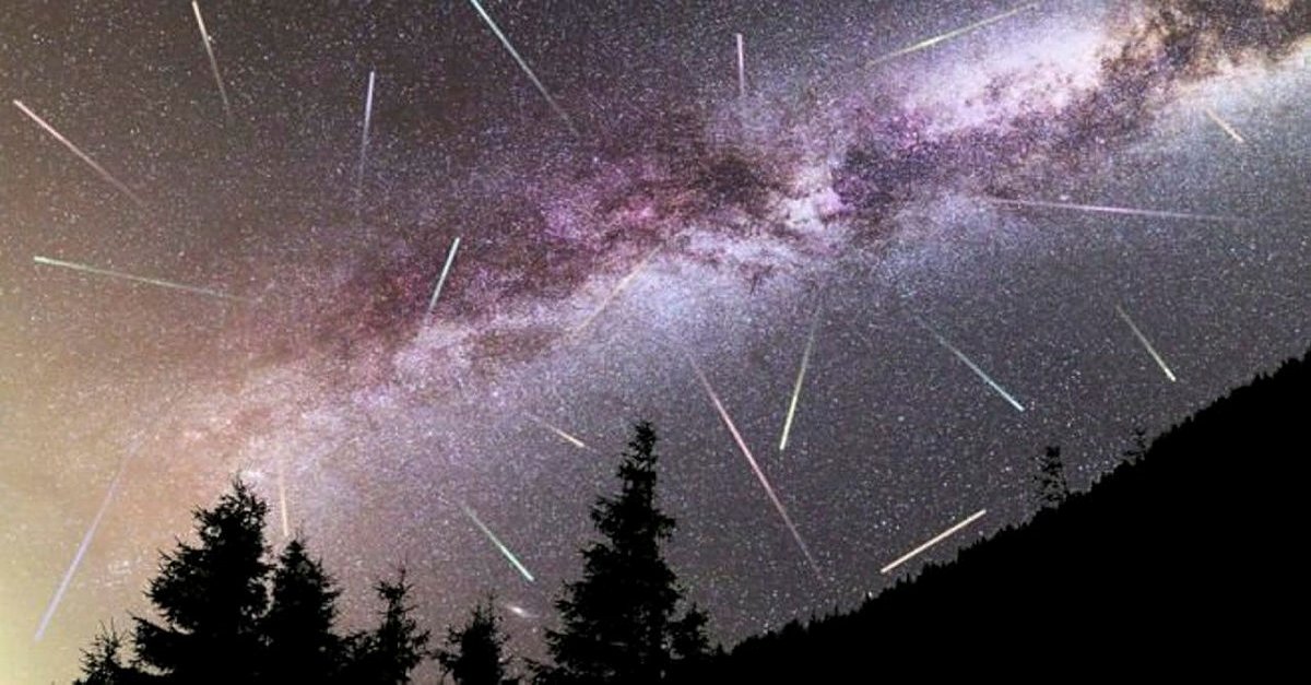 En iyi şafak sökmeden önce gözlemleniyor  Perseid meteor yağmuru en iyi gece yarısından gün doğumuna kadar olan süreçte görünüyor. Yani şafak sökmeden hemen önce seyretmek mümkün. EarthSky sitesine göre Ay, bu yılki zirve döneminde (12-13 Ağustos) yaklaşık yüzde 10 kadar aydınlık olacak. Çıplak gözle görmek mümkün  Perseid