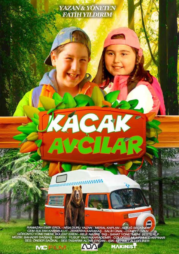 Kaçak Avcılar: Kaçak Avcılar, ormana kaçak avcılık için gelen avcıların kabusu olan çocukların hikayesini konu ediyor. Hafta sonunu çocuklarıyla birlikte eğlenceli bir şekilde geçirmek isteyen bir aile, ormanda kamp yapmaya karar verir. Eğlenceli bir şekilde başlayan hafta sonu, bir anlık dalgınlık sonucu çocukların kaybolmasıyla tatsızlaşır. Kaybolan çocuklar ailelerini bulmak için çabalarken, ormana kaçak avcılık için gelen avcılara rastlarlar ve onların kabusu olurlar.