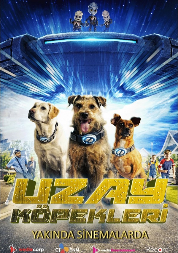 Uzay Köpekleri: Uzay Köpekleri, peşlerine düşen Ufo avcısından kurtulmak için sevimli köpeklere dönüşen uzaylılara yardım eden iki çocuk ve ebeveynlerinin hikayesini konu ediyor. İki küçük çocuk ve ebeveynleri, uzay gemilerini tamir etmektedir. Ancak bu sırada kendilerini beklenmedik bir maceranın içerisinde bulurlar. Yerel bir UFO avcısı, üç uzaylının peşine düşmüştür. Uzaylılar, avcının pençesinden kurtulmak için arkadaş canlısı köpeklere dönüşerek kaçmaya çalışır. İki küçük çocuk ve ebeveynleri, uzaylıları avcıların elinden kurtarabilecek midir?