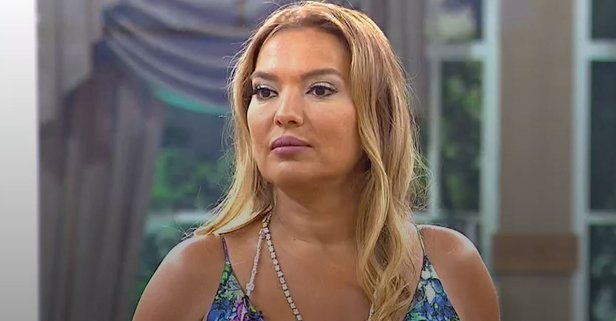 Didim'deki konserine gitmek için yola çıkan Demet Akalın kaza geçirdi. İçinde bulunduğu tekne iskeleye çarparak saniyeler içinde batan Akalın, yaşadığı şoku ve sağlık durumunu Instagram sayfasında takipçileri ile paylaştı. Demet Akalın 'Nasıl sağ çıktık ben algılayamıyorum' dedi.