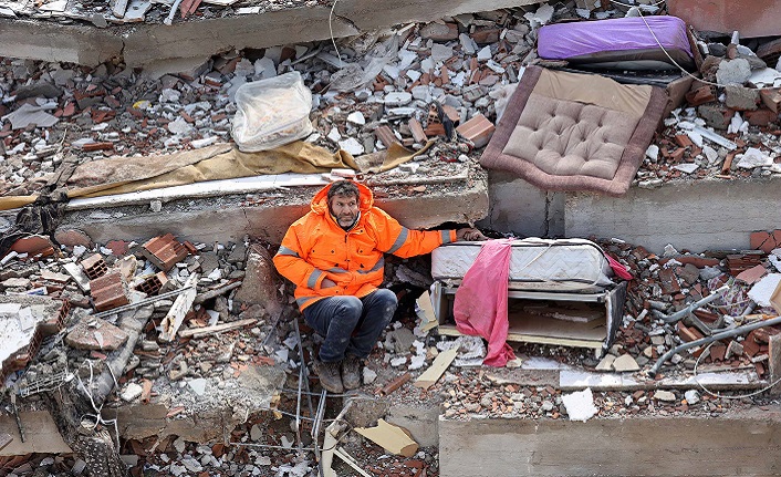 Jeofizik Yüksek Mühendisi Prof. Dr. Övgün Ahmet Ercan, Türkiye'de büyük deprem beklenen 11 ili açıkladı. Yer Bilimci Prof. Dr. Naci Görür de, sosyal medya hesabından yaptığı paylaşımla yöneticilere seslendi.