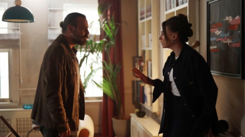 ZAMAN ATLAMASI YAŞANACAK Hakan Bonomo ve Ali Kobanbay'ın yazdığı senaryo ekibinde Bengi Özsöğüt ve Adil Güreşçi de yer alıyor. Ay Yapım imzalı dizi 2 aylık zaman atlamasıyla Soykan'ların marina açılışıyla başlayacak.