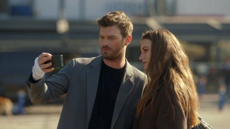 AVUKAT SERAP GELİYOR Gazeteci Birsen Altuntaş'ın haberine göre, Cihan ve Aslan'ın büyük hesaplaşmasına sahne olacak diziye avukat Serap Vural karakteri katılacak.