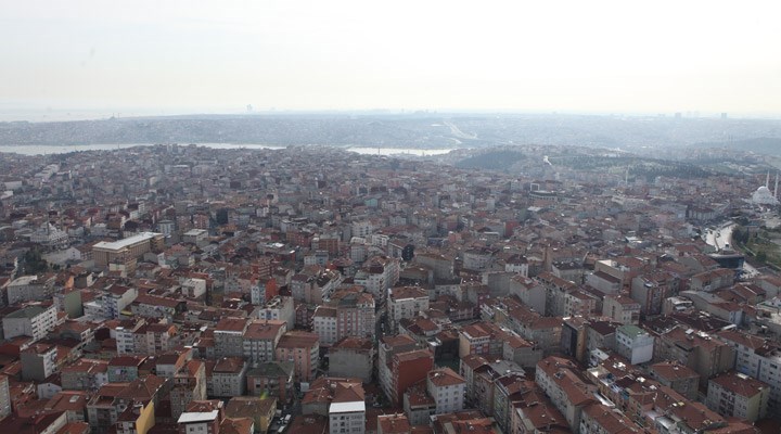 Marmara Bölgesi’nin deprem aktivitelerini 7/24 izlendiğini anlatan Tatar, 'depresellik açsından bölgenin izlenmesine bakıldığında Marmara Bölgesi'nin dünyanın en iyi izlenen bölgelerinden biri olduğunu söyledi. Tatar sözlerine şöyle devam etti: