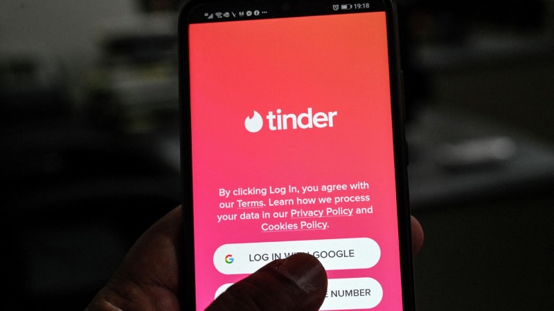 Tinder'a 'hassas verileri özel şirketlere sattı' davası
