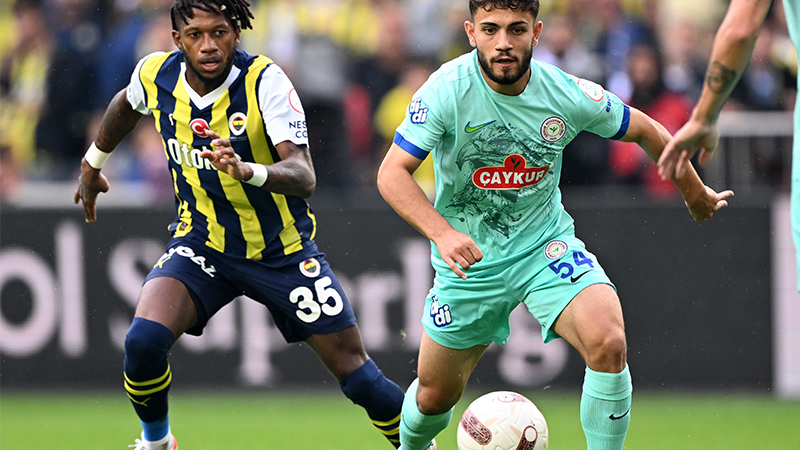 Fırat Aydınus - Hürriyet: Dzeko, Fred, İrfan Can ve Szymanski Fenerbahçe’nin en iyileriydi. Üçüncü golün santrası yapılır yapılmaz 4 Fenerbahçeli’nin birden baskı yaparak top kapma arzusu, takımın bu sezonki mantalitesinin özetiydi.