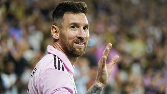 Betting.com'da yer alan habere göre, Lione Messi'nin sosyal medyadan elde ettiği gelir ortaya çıktı. Yapılan araştırmada Messi'nin Instagram hesabındaki her sponsorlu gönderiden 4 milyon Euro kazandığı paylaşıldı. Haberde, Arjantinli yıldızın 2023 yılında paylaştığı gönderilerden toplam 170 milyon Euro kazandığı da belirtildi.