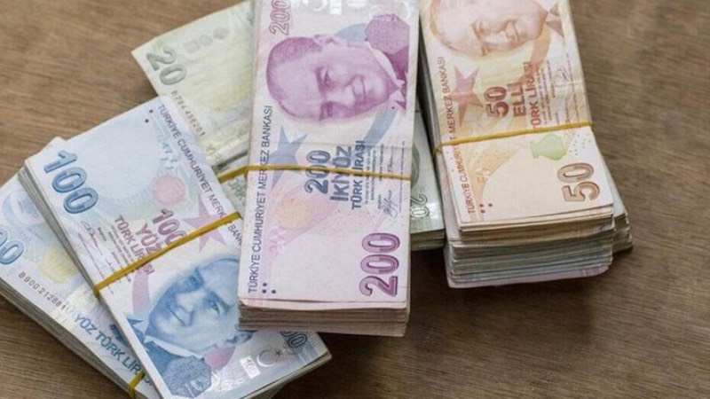 EMEKLİ MAAŞLARINA ZAM NE ZAMAN YAPILACAK? Emekli aylıklarına zam çalışması devam ediyor ocak ayında zam gelmesi ve bu oranın %45 olacağı belirtiliyor.