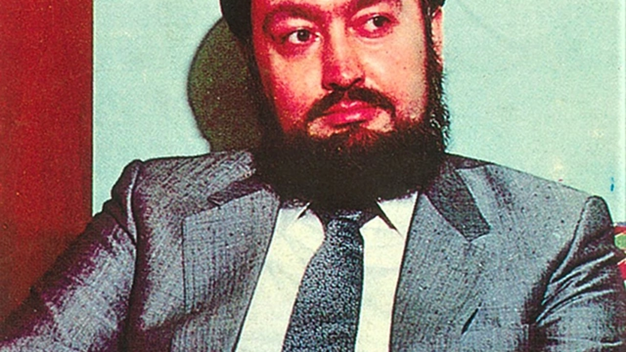 Elindeki görüntülerle beni tehdit ediyordu! “… Ben artık Mustafa'nın elinde köleleşmiştim ve her istediğini yapmak zoruna kalmıştım. Zaten en ufak bir itirazımda elindeki görüntülerle beni tehdit ediyordu. Bu görüntüleri aileme ve bütün dünyaya yayacaklarını söyleyip daha önce karşı gelen kızların başına gelenleri anlatıp, onlardan nasıl intikam aldıklarını anlatarak beni korkutuyordu.