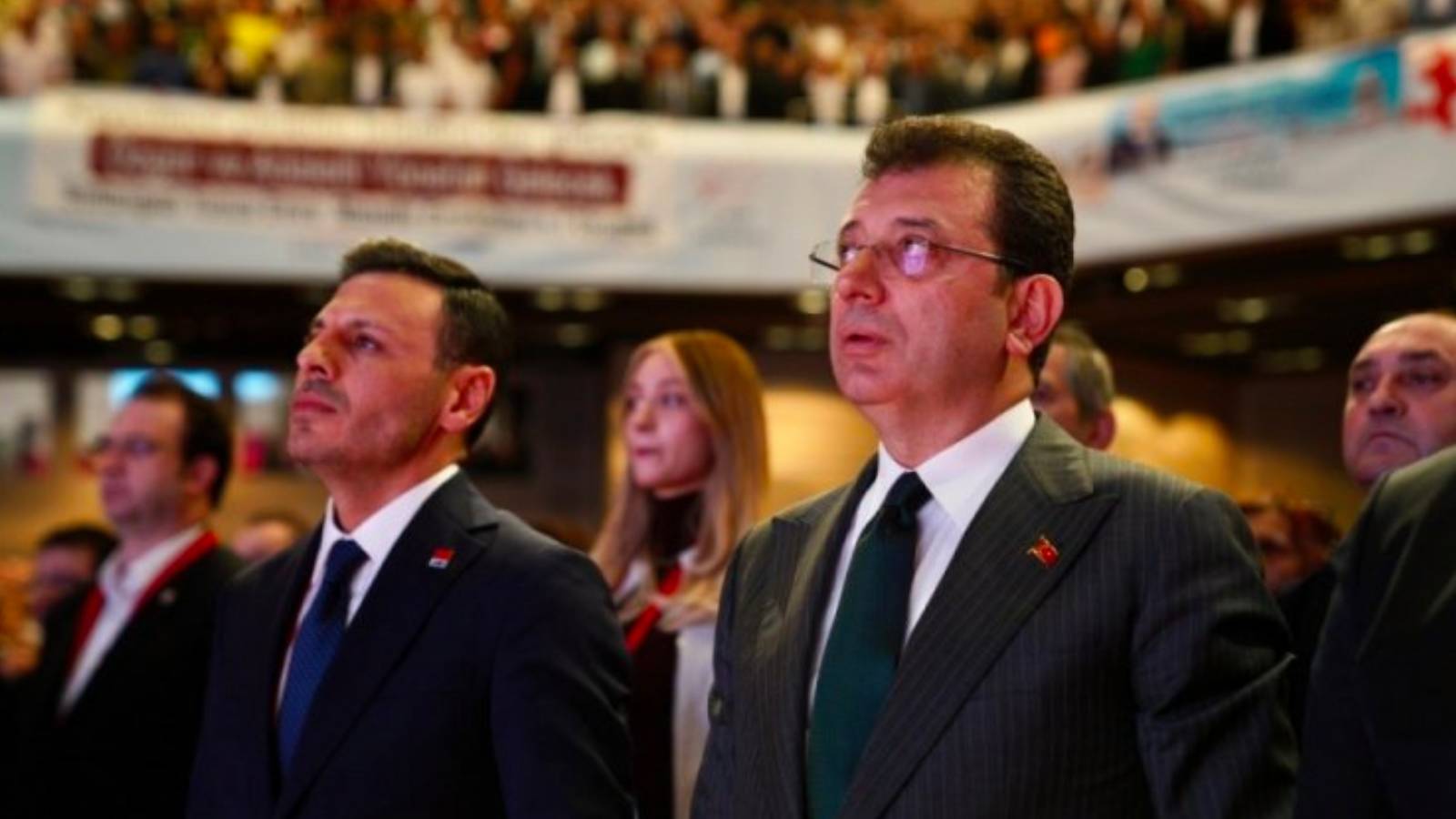 CHP İstanbul İl Başkanı Özgür Çelik'e tebrik mesajları: Sadece genç değil bir partili değil, siyasi olgunluk da kazandı