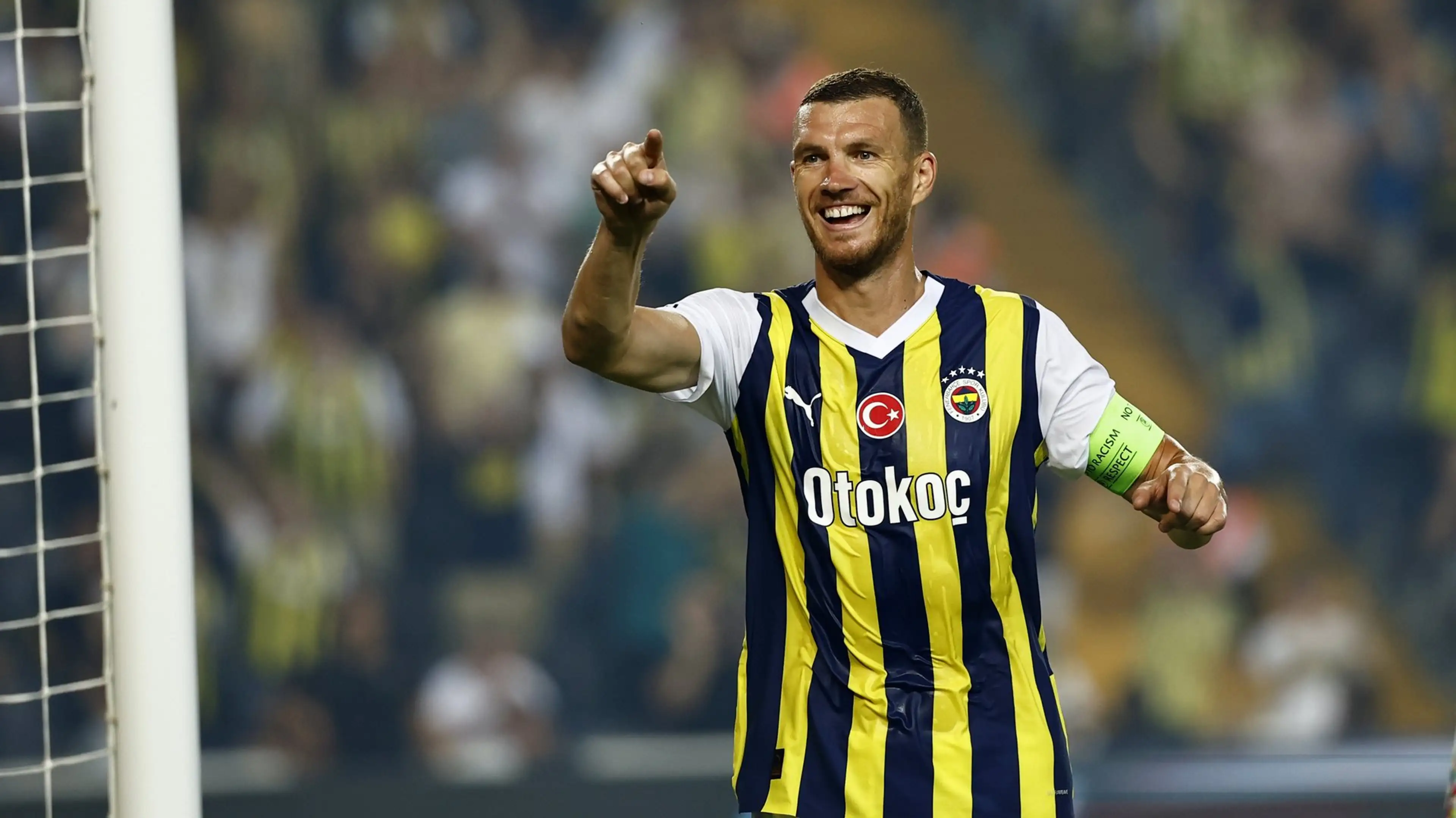 Fenerbahçe'nin golcüsü Edin Dzeko, Avrupa'nın zirvesinde - Fotoğraf Galerisi