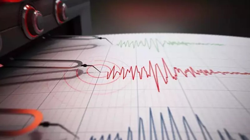 AFAD, saat 06.47'de Akdeniz Muğla açıklarında 4.2 büyüklüğünde bir deprem meydana geldiğini açıkladı. Depremin derinliği ise 6.4 kilometre olarak ölçüldü.
