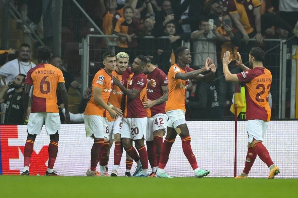 LEVENT TÜZEMEN: "Galatasaray'a bu yenilgi hiç yakışmadı. 70 dakika boyunca Bayern'e karşı üstün oynayan, pozisyon zenginliğini elinde bulunduran Galatasaraylı futbolcular, hak etmedikleri bir yenilgi ile karşılaştılar. Bayern Münih'in bu zamana kadar ki oynadığı maçlarda bir rakipten bu kadar çok gol baskısı yediğine tanık olmadık. Torreira'nın yıldızlaştığı, İcardi'nin fedakarca mücadele ettiği, defansın 70 dakika dikkatli oynadığı oyunda bazı oyuncular taşın altına elini sokamadı." [Fotomaç]