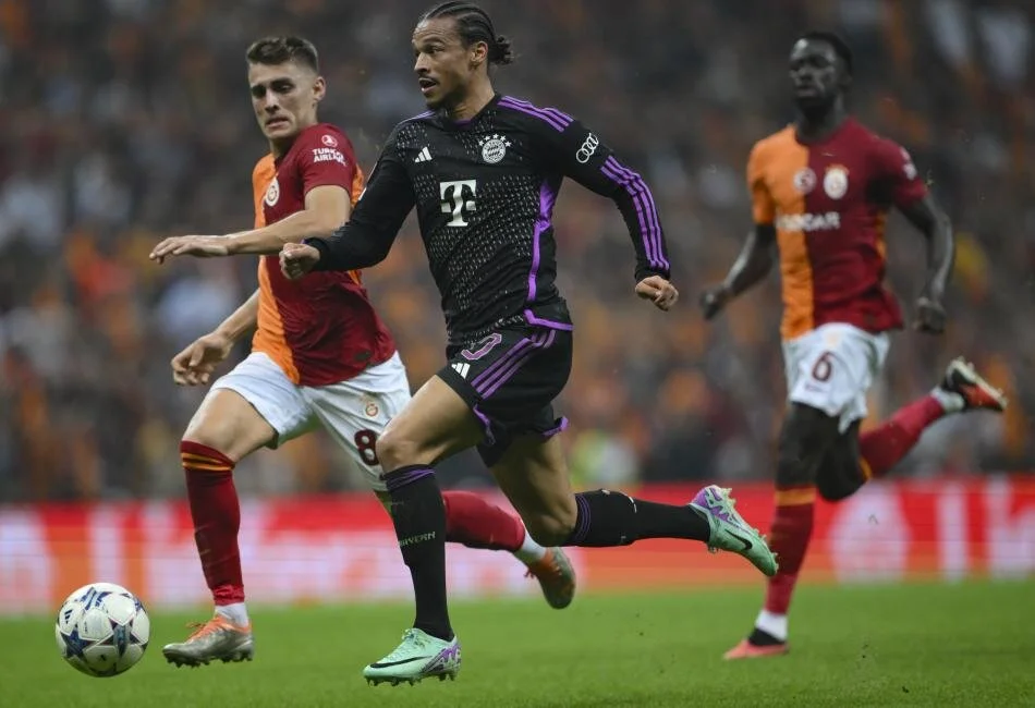 ÖMER ÜRÜNDÜL: "Galatasaray takım halinde mükemmel oynadığı ilk yarıda ne yazık ki Bayern Münih gibi bir takım karşısında eline geçen fırsatları değerlendiremedi. Alman ekibi ilk yarıda iki kez çıktı, ilk çıkışında erken skor avantajı yakaladı. Sonrasında Galatasaray, hiçbir moral bozukluğuna uğramadan, müthiş ön alan baskısıyla rakibi kendi ceza sahasına hapsetti. Müthiş yardımlaşmalı bir ön alan baskısı vardı. Benim saydığım, penaltı golü dışında 5 fırsat yakaladı. Galatasaray yenildi ama bilhassa 60 dakika oynadığı şahsiyetli futbol övgüye layıktı." [Sabah]