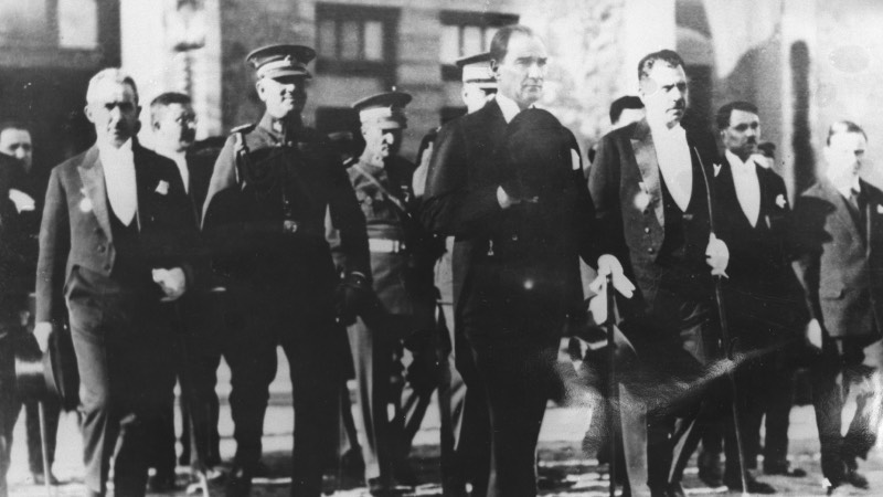 Cumhurbaşkanı Atatürk, 29 Ekim 1930'da Cumhuriyet Bayramı kutlamalarında.