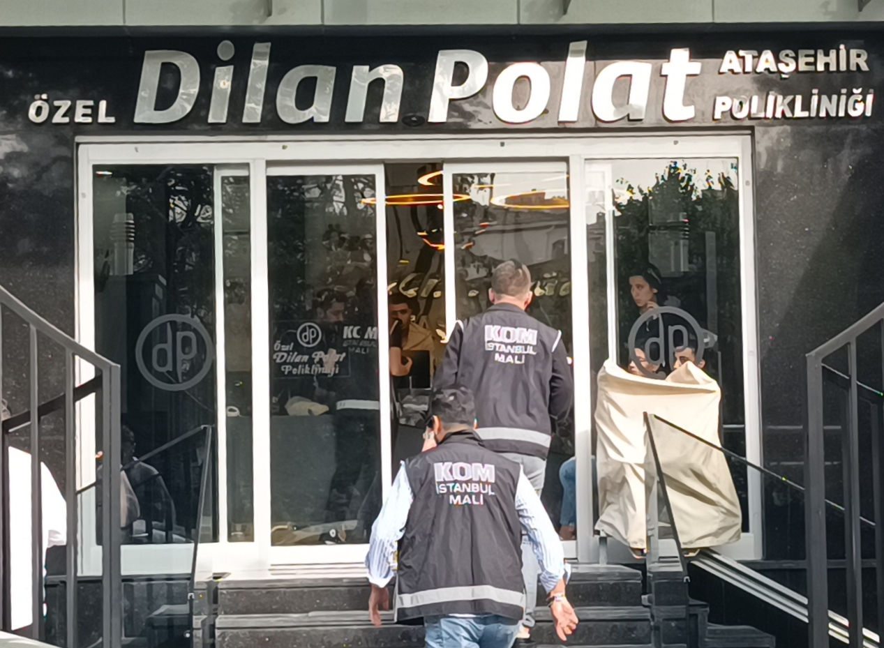 Dilan Polat ile eşi Engin Polat çiftine operasyon düzenlendi. İstanbul merkezli 6 ilde yapılan eş zamanlı operasyonlarda Polat çifti ile birlikte 14 şüpheli gözaltına alındı.