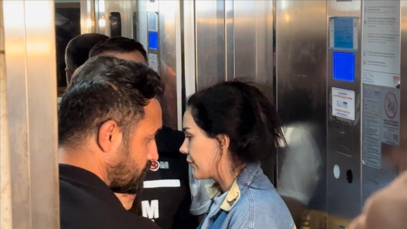 Operasyonda gözaltı sayısı ise 17’ye yükselirken ekipler firari durumdaki 13 kişinin yakalanması için çalışmalarına devam ediyor. Polat çiftinin gözaltına alınmasına yönelik sosyal medyada yapılan bazı yorumlar: