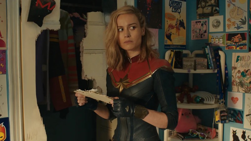 1. The Marvels  47 milyon dolar  2019 yapımı Captain Marvel'dan sonra ilk kez bir MCU filminin merkezinde göreceğimiz Carol Danvers, yani Captain Marvel, yeni film The Marvels'ta evreni tehdit eden bir tehlikeye karşı Ms. Marvel dizisinin ana karakteri Kamala Khan ve WandaVision ile MCU'ya adım atan Monica Rambeau ile güçlerini birleştiriyor.  Carol Danvers yani Captain Marvel, despot Kree tarafından çalınan kimliğini geri kazanır ve Yüce Zeka’dan intikam alır. Ancak yaşanan beklenmedik bir olay sonucu Carol, dengesi bozulmuş bir dünyanın yükünü sırtlanır. Görevi gereği bir Kree devrimcisine bağlı anormal bir solucan deliğine gönderilmesi, hayatını tamamen değiştirecektir. Burada Carol’un güçleri, bir Jersey City hayranı olan Kamala Khan yani Ms. Marvel ve Carol’ın ayrı düştüğü yeğeni S. A. B. E. R astronotu olan Captain Monica Rambeau ile karışır. Bu sürpriz üçlü birlikte hareket ederek kainatı kurtarmaya çalışacaktır.