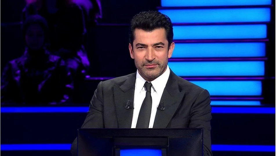 Önce telefonla joker hakkını ardından da seyirci joker hakkını kullanan yarışmacı,'D- Şener Şen'in Kenan İmirzalıoğlu'na' şıkkını seçti. Doğru cevap olan,'C- Çetin Tekindor'un Cem Yılmaz'a' açıklanmasıyla yarışmacı Tahir Akay, 50 bin TL alarak yarışmadan elendi.