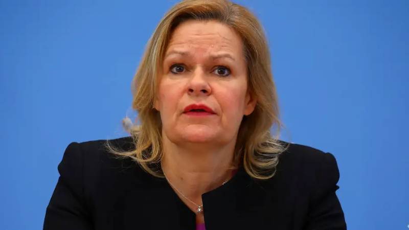 German Interior Minister Plans to Prolong Border Controls