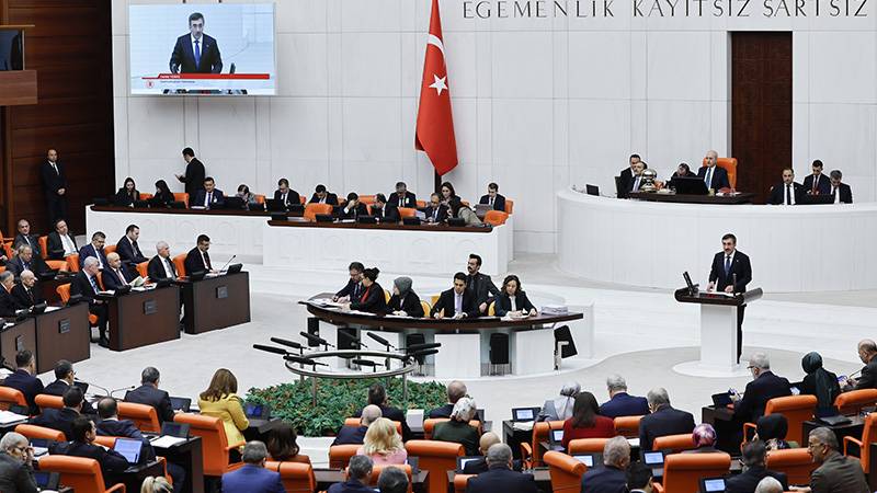 2025 markeert het begin van stabiliteit en versnelde daling van de inflatie, zo kondigt de Turkse Grote Nationale Vergadering aan