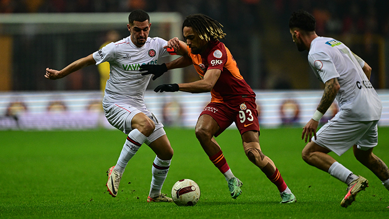 Serkan Akcan - Fanatik: Ziyech büyük kalite, ayağına top çok yakışıyor, şut kalitesi göz kamaştırıcı. Ne var ki Galatasaray bu sezon rakibi birinci bölgesine hapsetme planını forvetlerinin baskı kalitesine borçlu. Ziyech baskı zincirinin kırılmasına sebep oluyor. Sahadaki en yalnız Galatasaraylı Icardi’ydi.