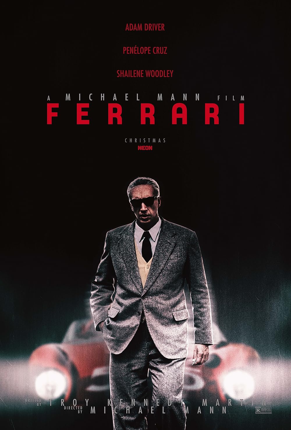 Ferrari: Lüks spor otomobil şirketi Ferrari'nin kurucusu Enzo Ferrari'nin hikayesinin anlatıldığı Ferrari filmi, 1957'de Ferrari'nin Mille Miglia yarışına katıldığı dönemi merkezine alıyor. 1957 yılında Enzo Ferrari, eşi Laura ile birlikte sıfırdan inşa ettikleri şirketin iflasla karşı karşıyadır. Bir yandan kariyerindeki bu sorunla uğraşırken bir yandan da fırtınalı bir evlilik, bir oğullarının yası ve diğerinin tanınmasıyla mücadele eder. Hayatının bu zorlu sürecinde Enzo Ferrari, kayıplarını karşılamayı umarak sonunda ikonik yarış Mille Miglia'ya katılmaya karar verir.