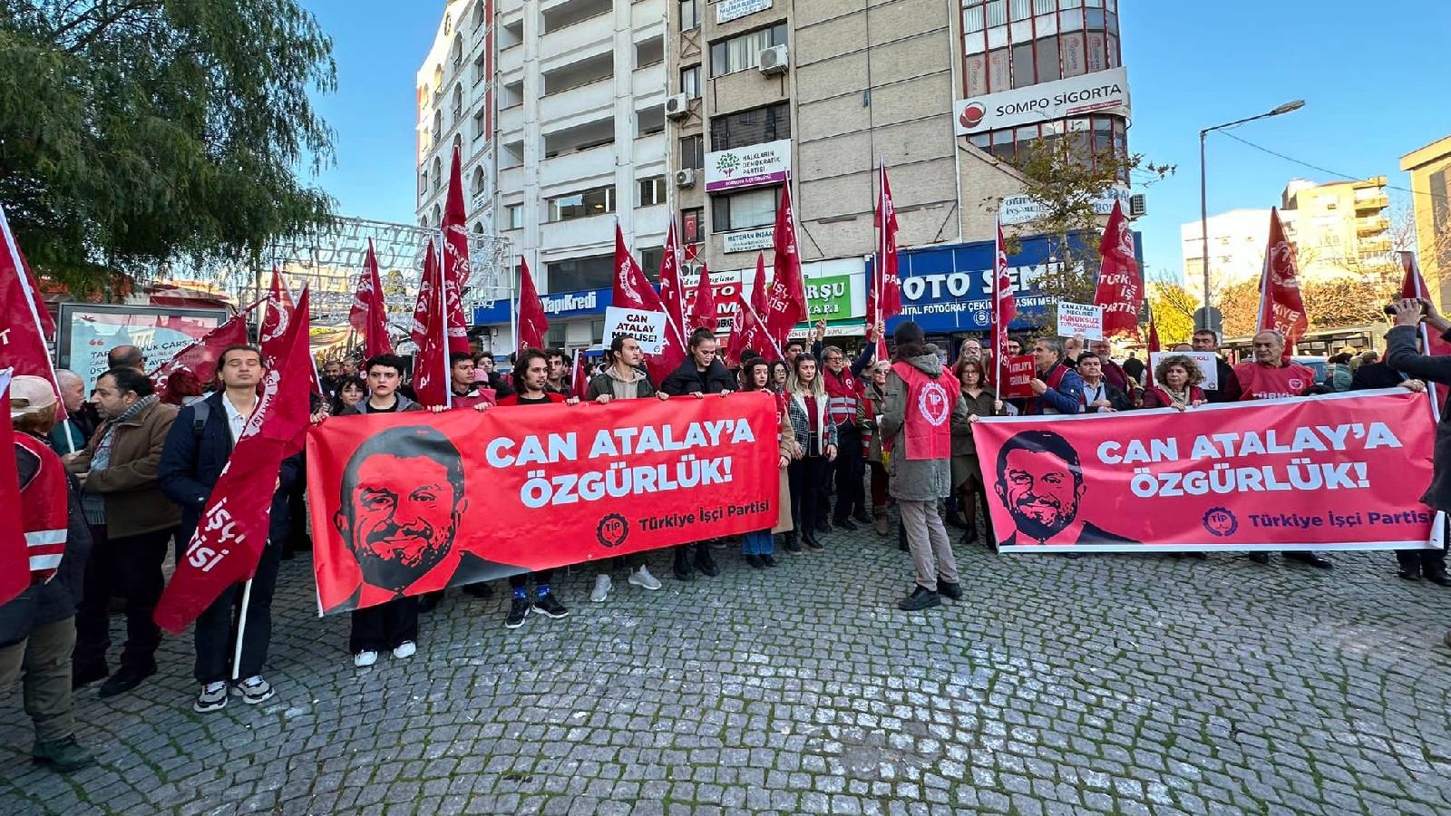 TİP İzmir’den Can Atalay eylemi: AYM kararının keyfi şekilde bekletilerek uygulanmaması kabul edilemez