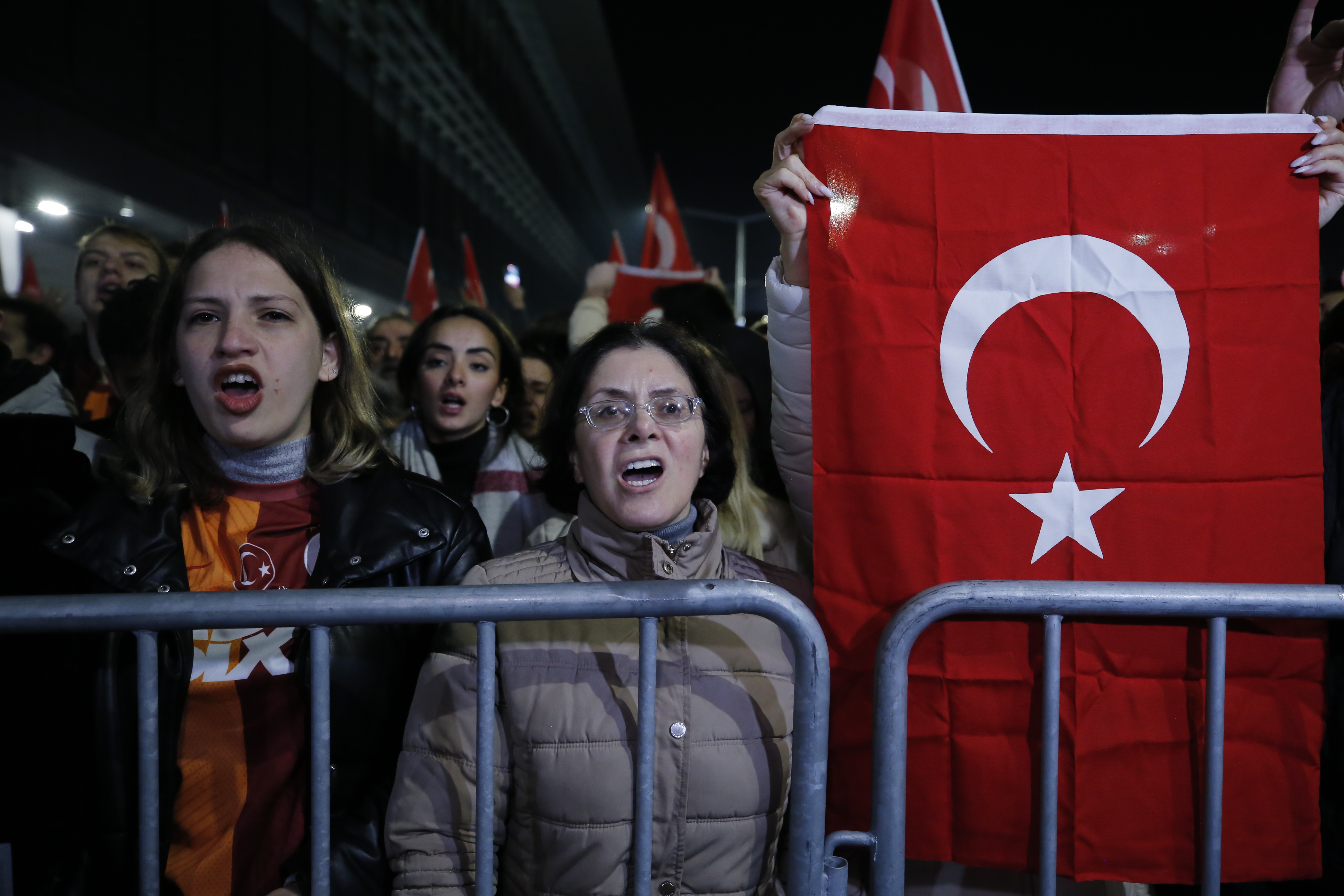 Galatasaray'a İstanbul'da coşkulu karşılama