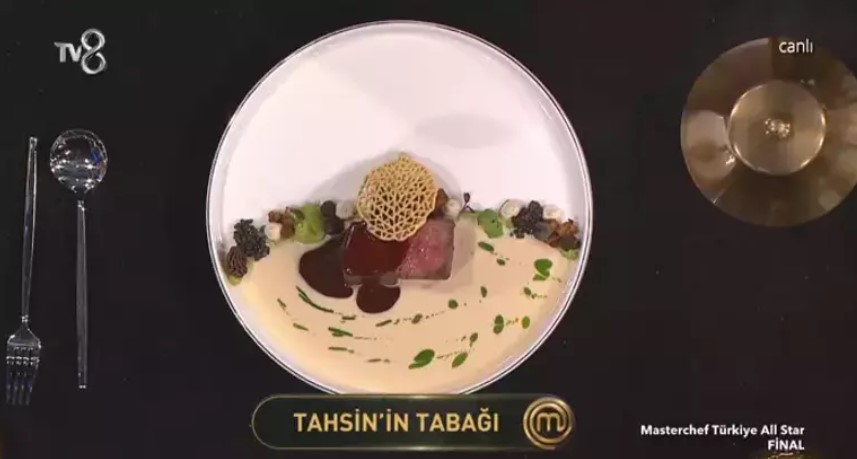 İmza tabakları sonrası şefler puanlarını açıkladı. 3 turun sonucunda Tahsin 66.5 puana ulaştı. 