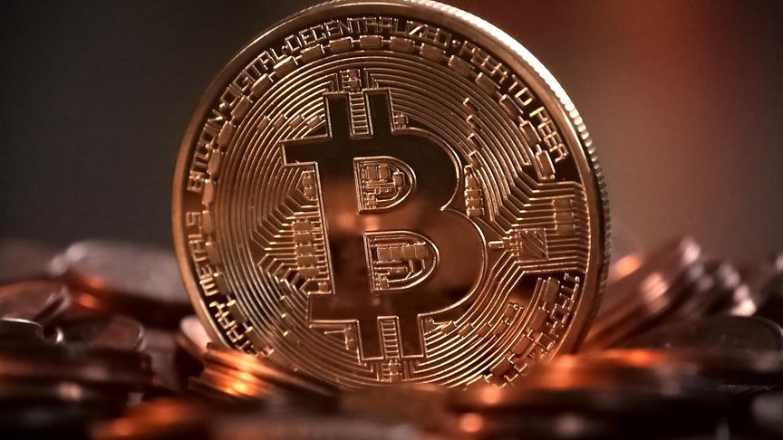 Soru 10: Sırada hangi ETF’ler var? Bitcoin ETF onayının ardından gözler SEC’e yapılan spot Ethereum ETF başvurularına çevrildi. VanEck, ARK 21Shares ve Hashdex gibi şirketlerin spot Ethereum ETF başvuruları, inceleme sürecinde bulunuyor.  ETF analistleri, Ethereum başvurularının 2024 yılı içinde onaylanabileceğini belirtiyor. Bunun yanında diğer kripto para birimlerine yönelik başvuruların da süreç içinde SEC’e sunulabileceği ifade ediliyor. (AA)