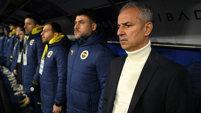 Faik Çetiner - Fanatik: Maç gidiyor derken Fenerbahçe’nin imdadına son dakika penaltısı yetişiyordu. Batshuayi’nin golüylede Fenerbahçe korkulu rüyadan uyanıyordu. Deplasmanda alınan galibiyet elbetteki değerli ancak Fenerbahçe’nin futbolu geri gitmeye başladı. Bu futbol ile liderliği sürdürmek de kupalar kovalamak da zor. İsmail Kartal’ın bilgilerine...
