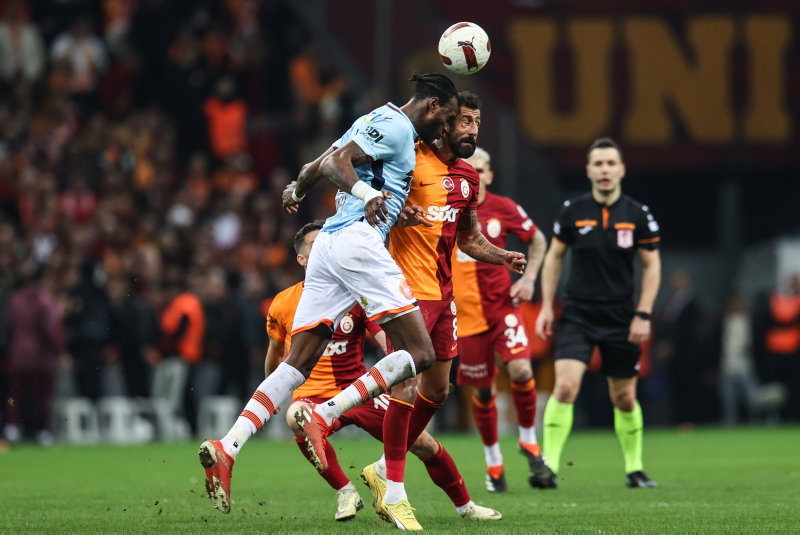 Spor yazarları, Trendyol Süper Lig'in 25. hafta maçında Galatasaray'ın Başakşehir'i 2-0 mağlup ettiği karşılaşmayı değerlendirdi.